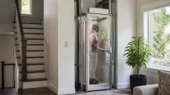 Mini ascenseur pour maison : modèles compacts et coût d'installation